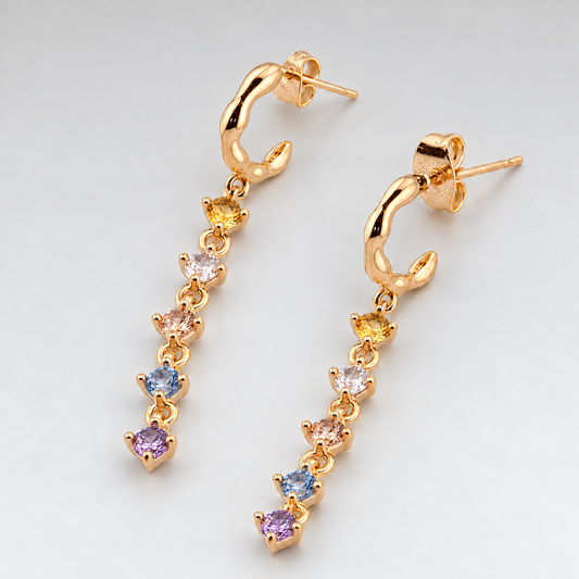 Pendientes largos de plata de ley 925 bañada en oro de 18K con aro ondulado y hilera de circonitas de colores