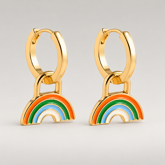 Pendientes de aro pequeños de cobre bañado en oro de 18K con colgante de arcoíris esmaltado naranja, verde y azul